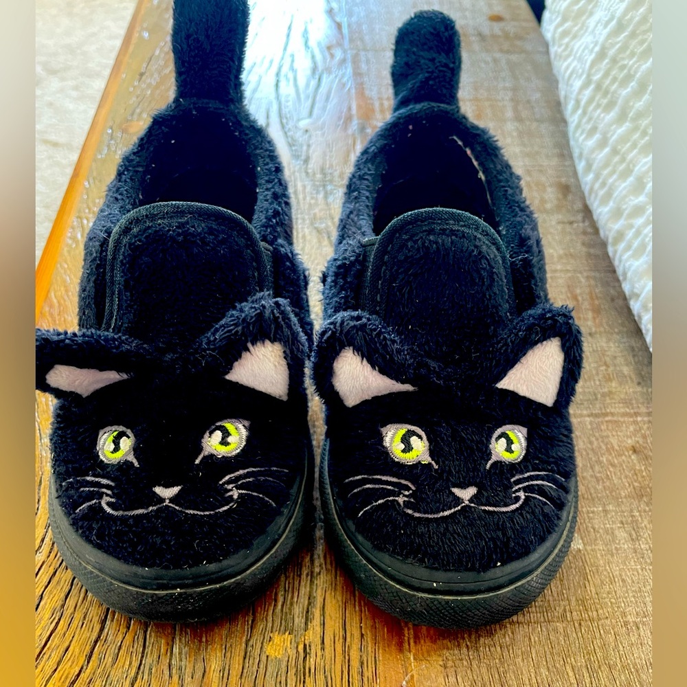 Perfect for Halloween! Vans Toddler Cat Slip On Shoes Black And White Size 6